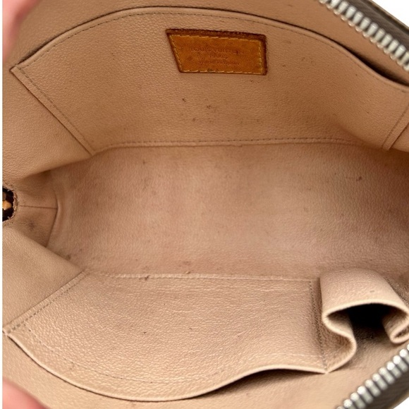 LOUIS VUITTON Monogram Cosmetic Pouch GM - Picture 7 of 11